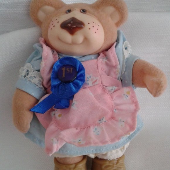 Junie B. Jones/Furskins: Hattie - Picture 7 of 12